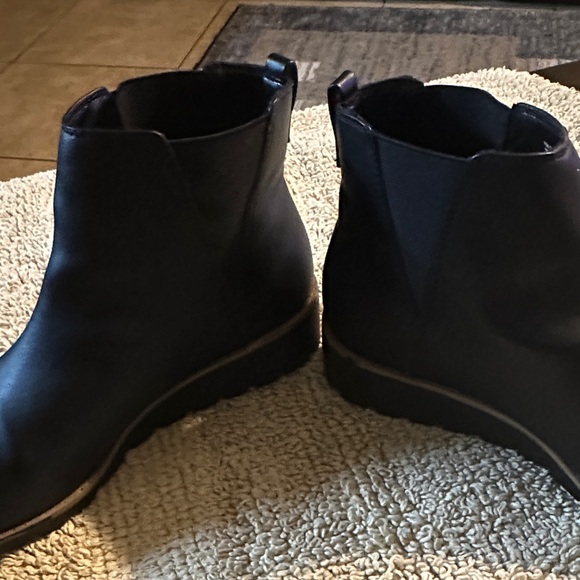 ST JOHNS BAY Black Ankle Boots - Picture 5 of 10